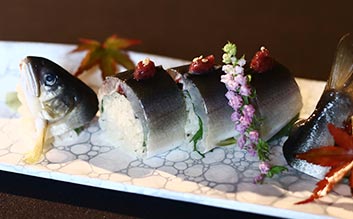 鮎のにく寿司